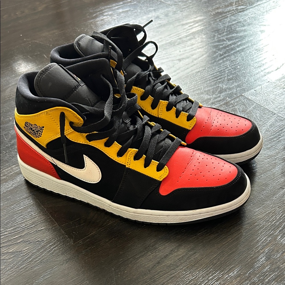 Nike Jordan 1 Mid